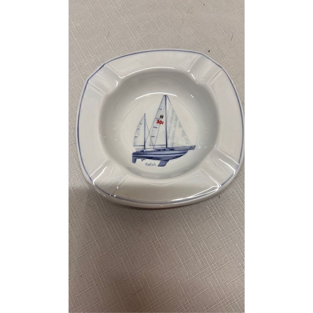 Vintage JWK Bavaria Western Germany Sailboat Fin Keel Yawl 4 Slots Ashtray